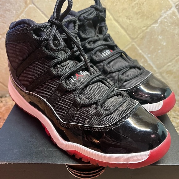 Jordan Retro 11 (ps) size 3y - Picture 3 of 7